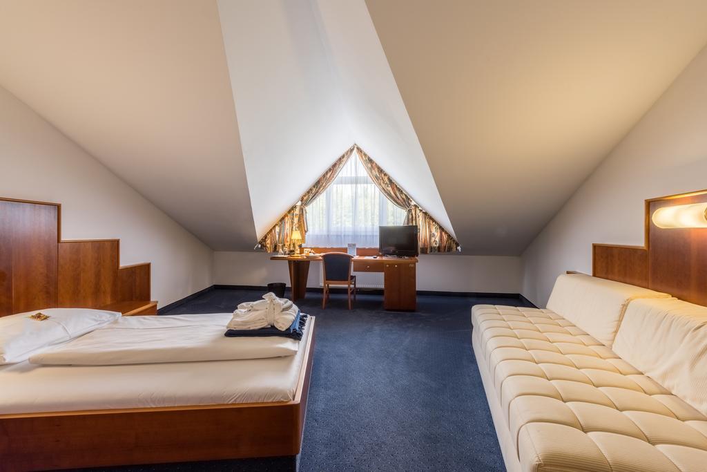 Hotel Paradies Грац Екстериор снимка