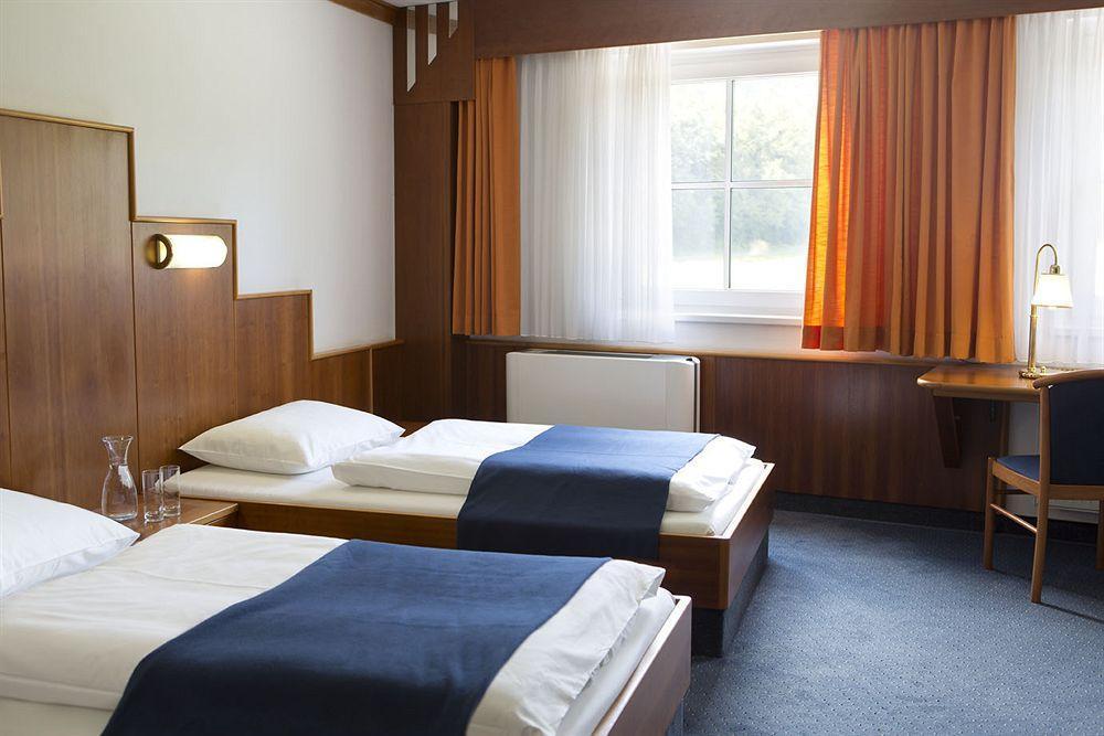 Hotel Paradies Грац Екстериор снимка