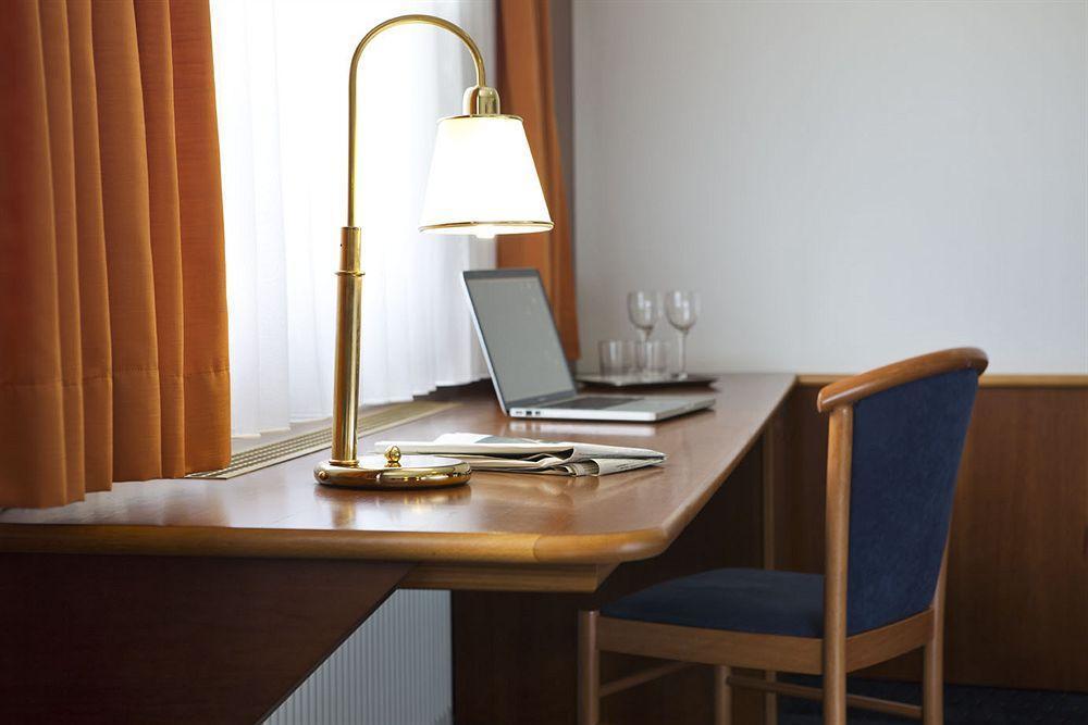 Hotel Paradies Грац Екстериор снимка