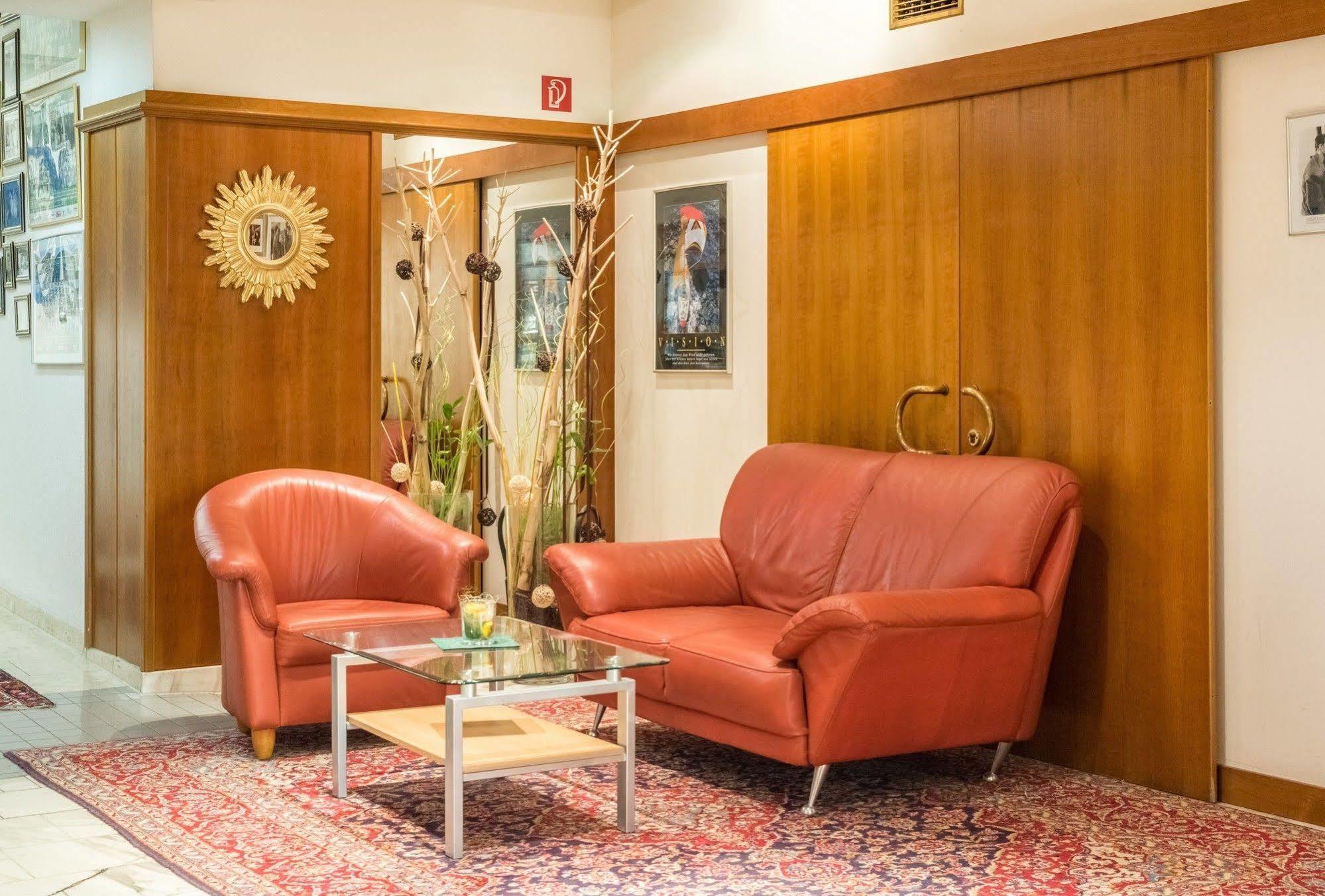 Hotel Paradies Грац Екстериор снимка