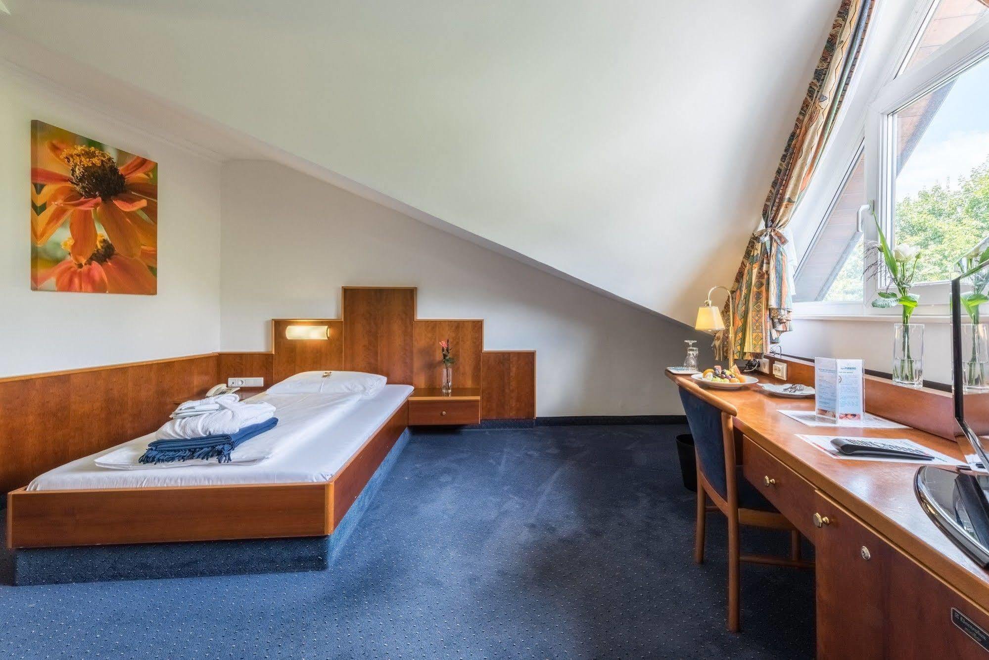 Hotel Paradies Грац Екстериор снимка